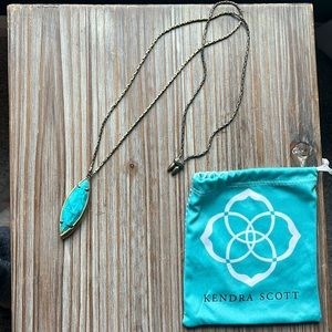 Kendra Scott pendant necklace